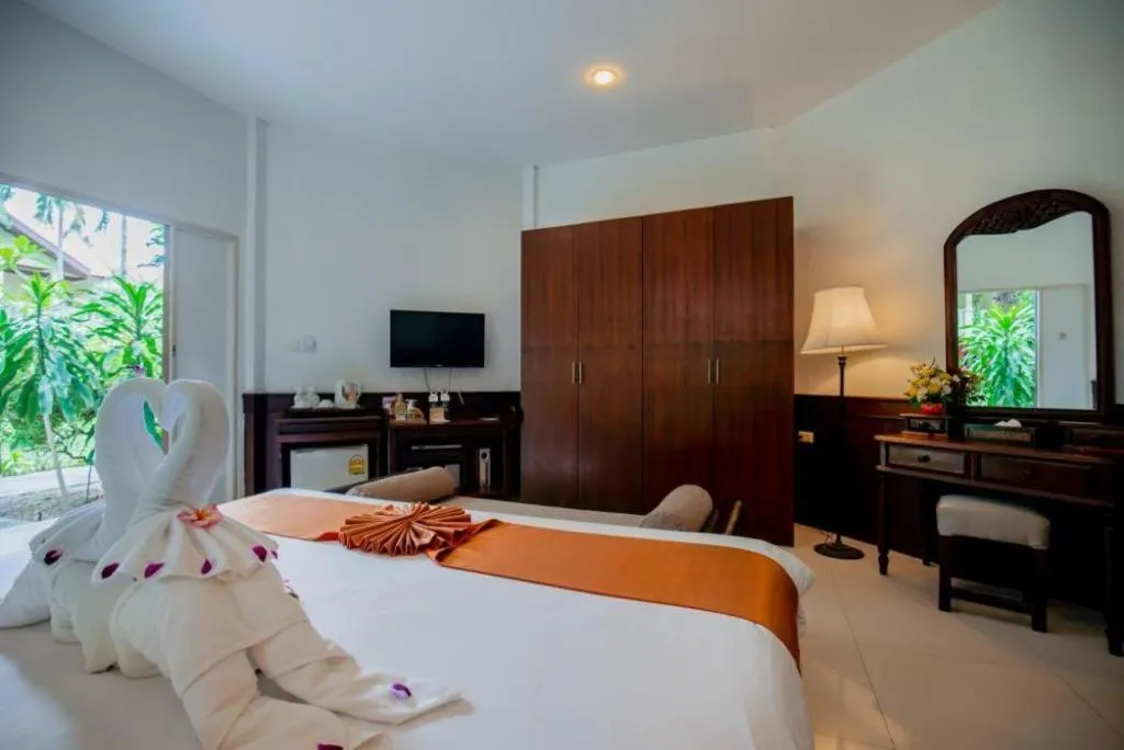 Bed in Hyton Leelavadee Hotel