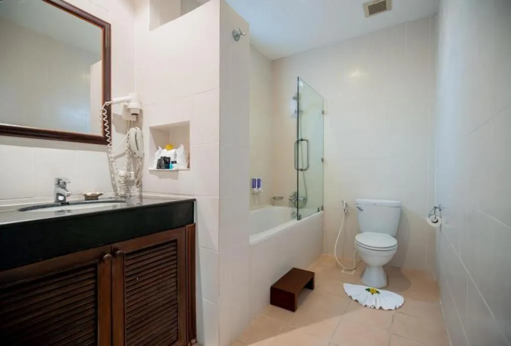 Hyton Leelavadee Hotel