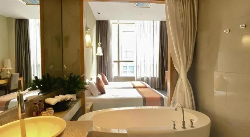 Bed in Guangzhou Carat Hotel