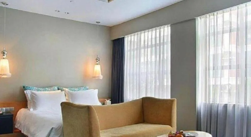 Bed in Guangzhou Carat Hotel