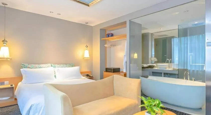 Bed in Guangzhou Carat Hotel