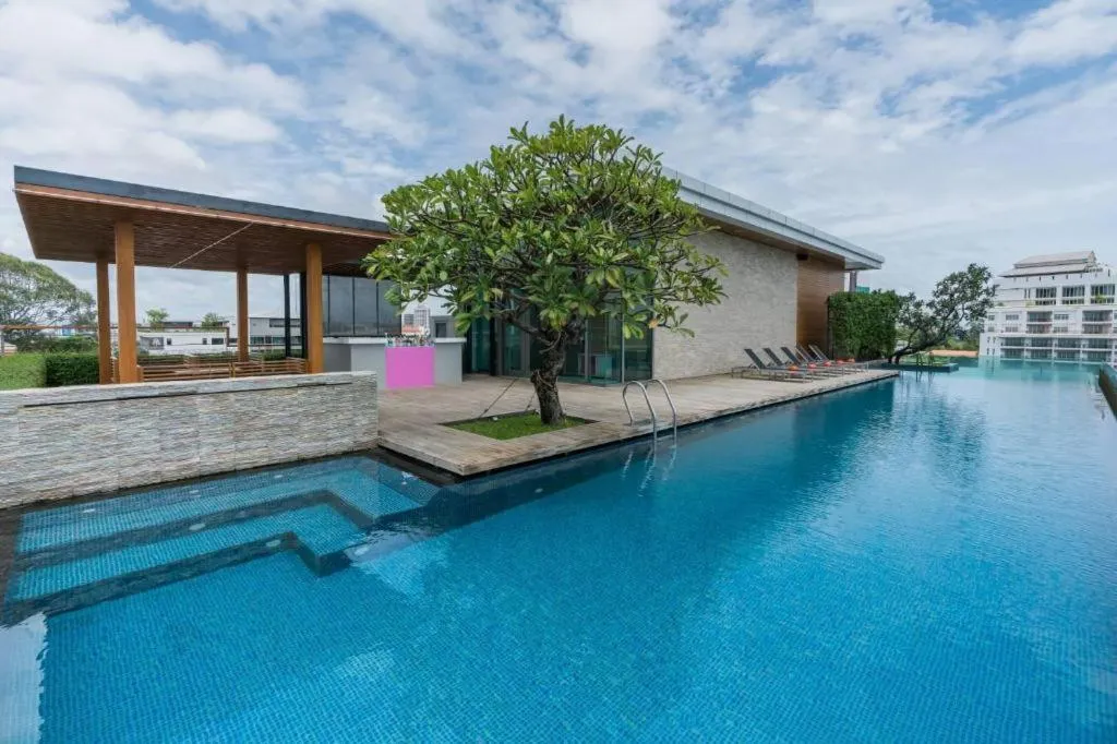 Seven Zea Chic Hotel