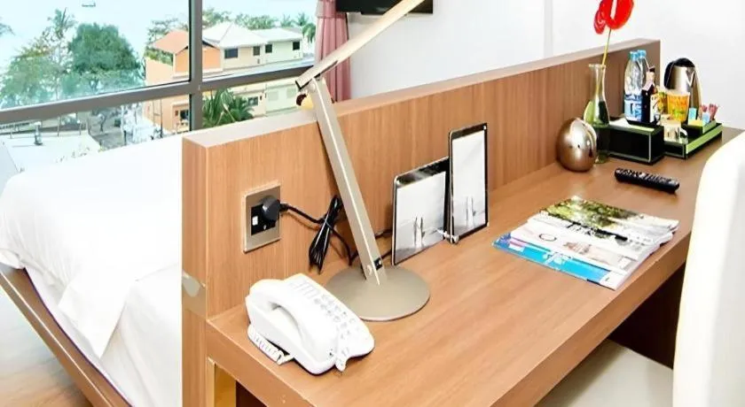 Seven Zea Chic Hotel