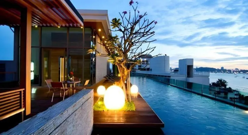 Seven Zea Chic Hotel