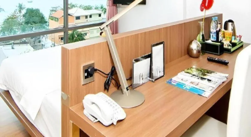 Seven Zea Chic Hotel