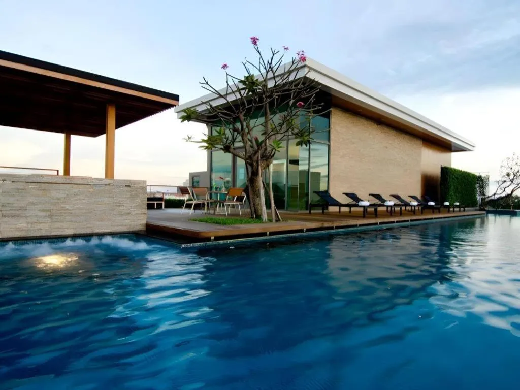 Seven Zea Chic Hotel