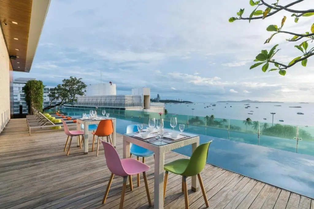 Seven Zea Chic Hotel