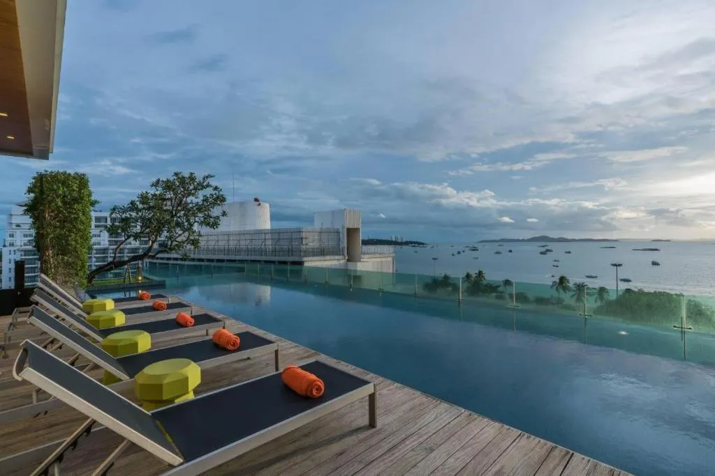 Seven Zea Chic Hotel