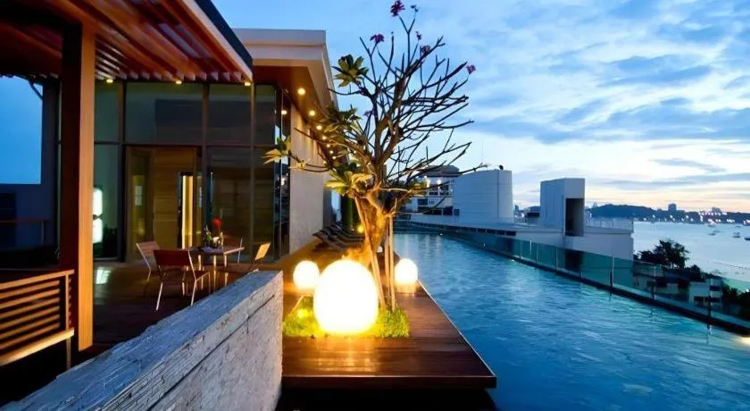 Seven Zea Chic Hotel