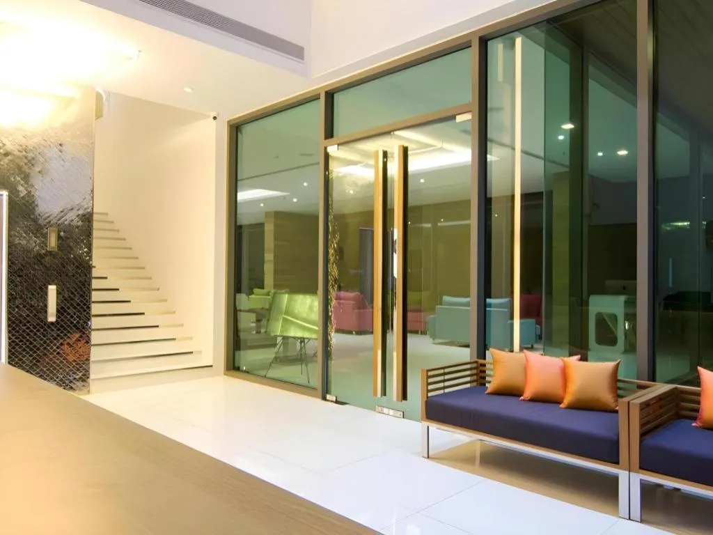 Seven Zea Chic Hotel