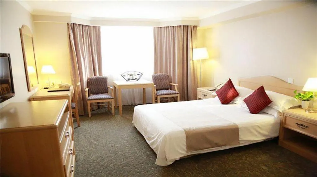 Bed in Jinglun Hotel