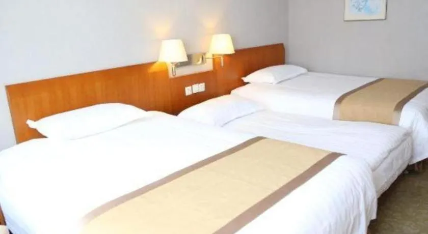 Bed in Jinglun Hotel