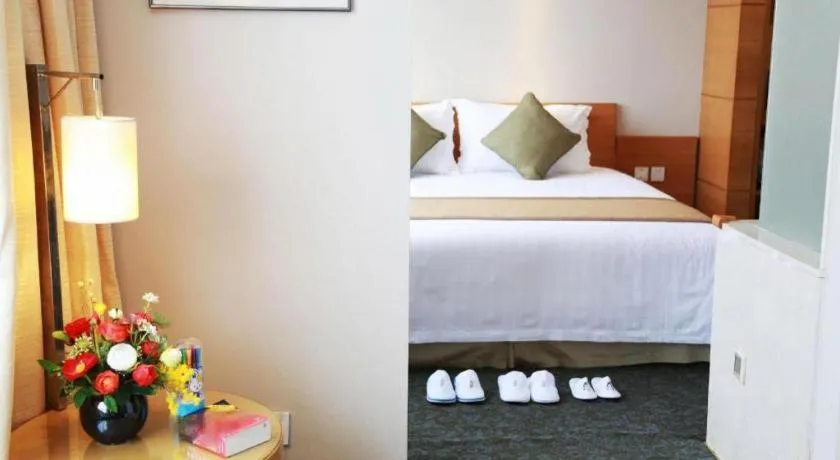 Bed in Jinglun Hotel