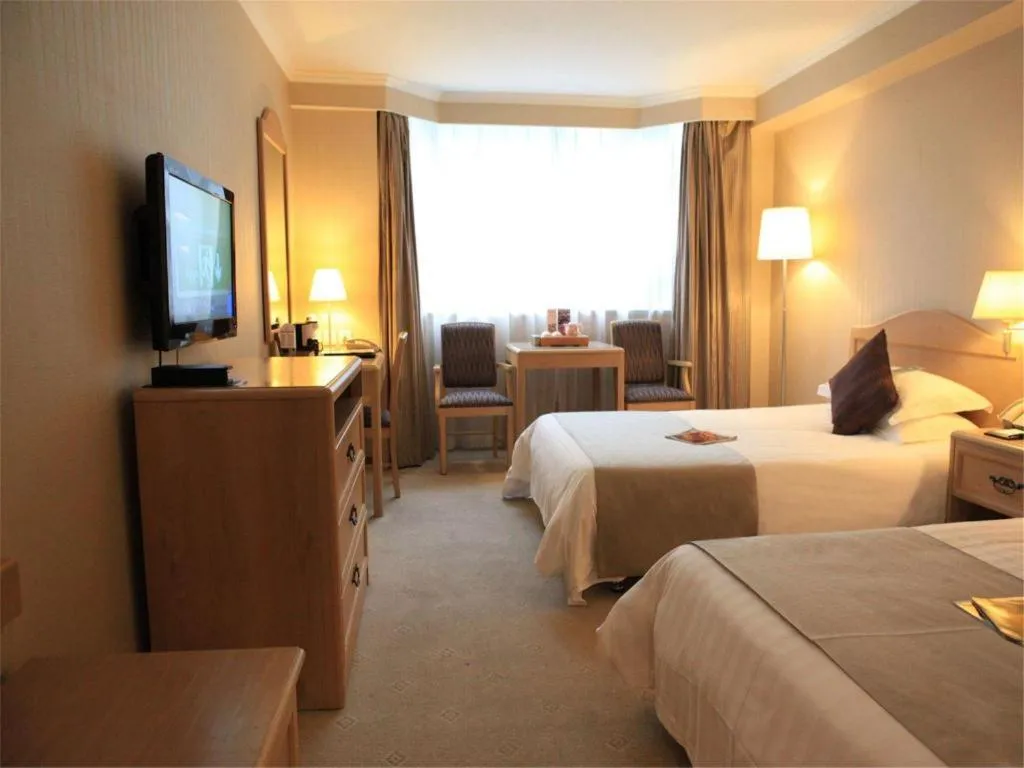 Bed in Jinglun Hotel