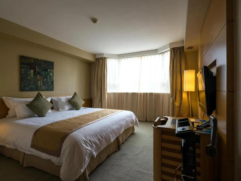 Bed in Jinglun Hotel