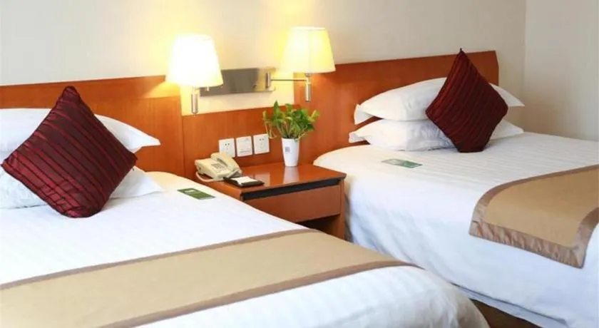 Bed in Jinglun Hotel