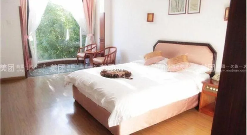 Bed in Expo Garden Hotel