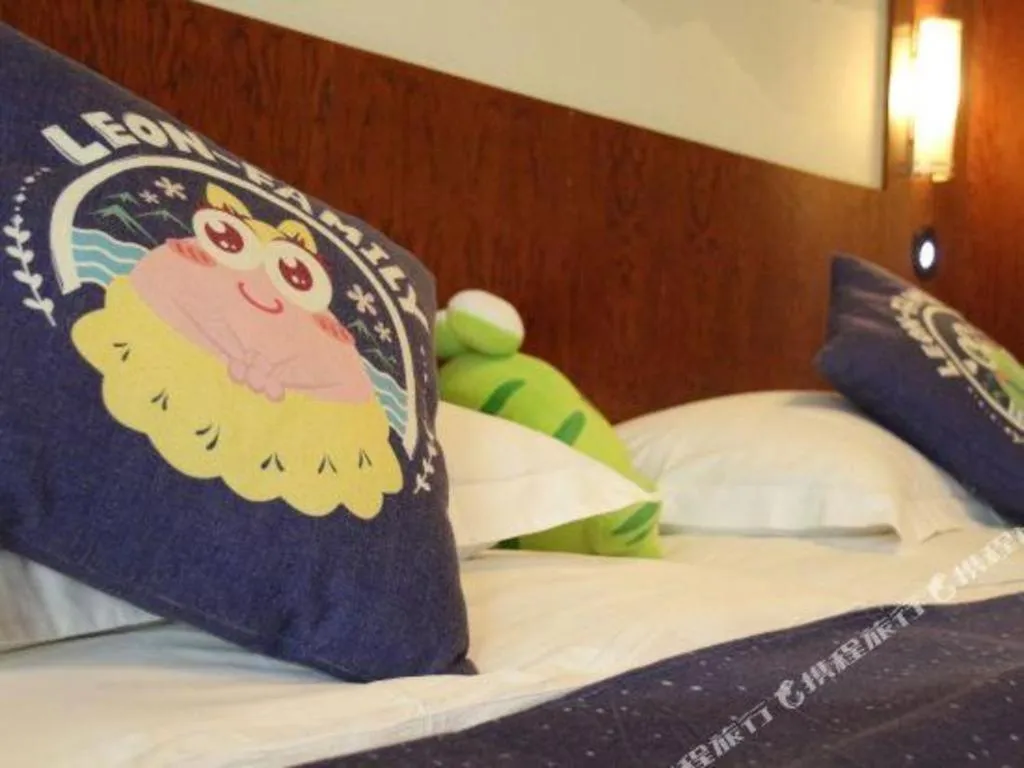 Bed in Expo Garden Hotel