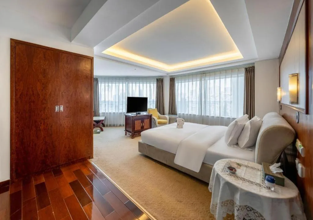 Bed in Expo Garden Hotel