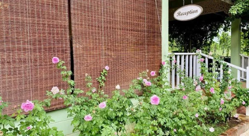 Ruen Maihom Riverside Cottage