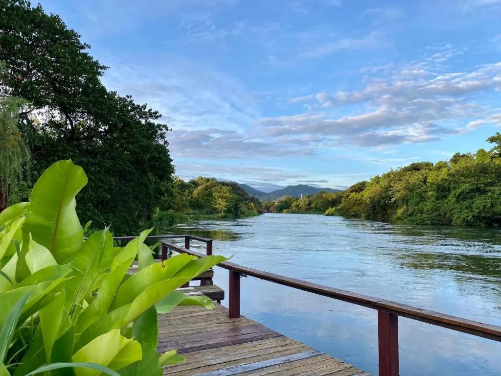 Ruen Maihom Riverside Cottage