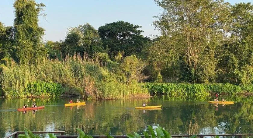 Ruen Maihom Riverside Cottage