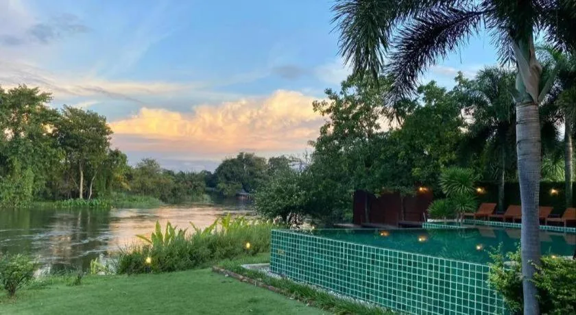 Ruen Maihom Riverside Cottage