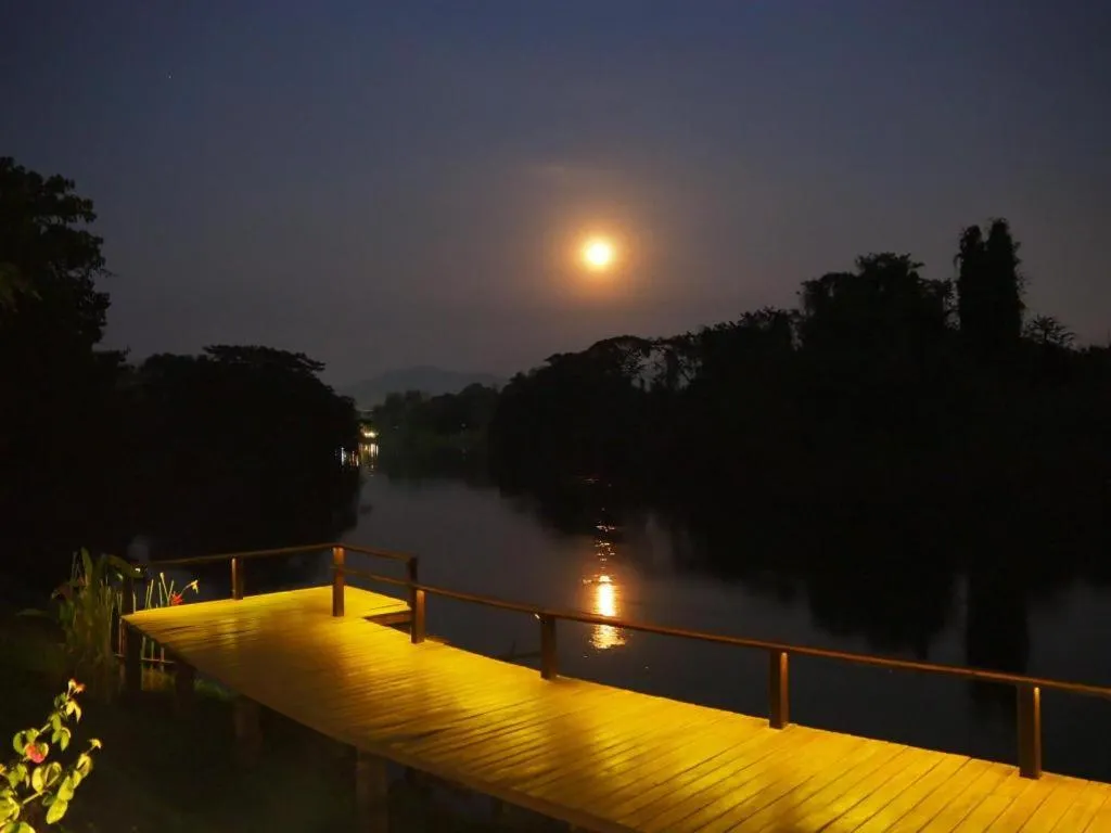 Ruen Maihom Riverside Cottage