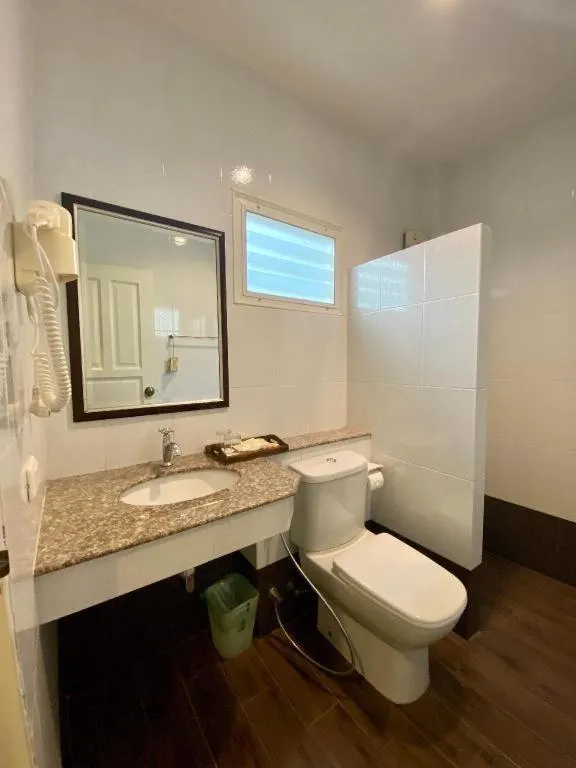 Ruen Maihom Riverside Cottage