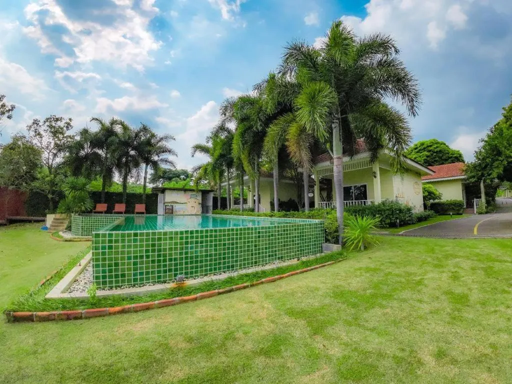 Ruen Maihom Riverside Cottage