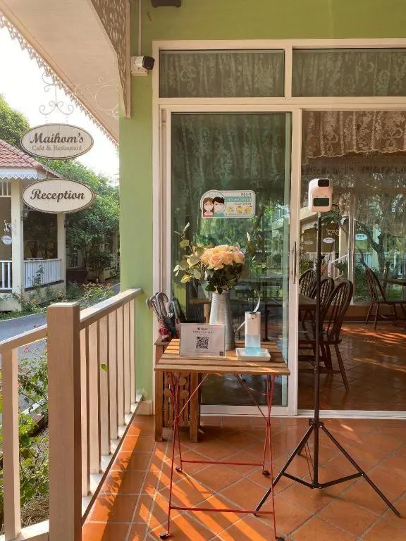 Ruen Maihom Riverside Cottage