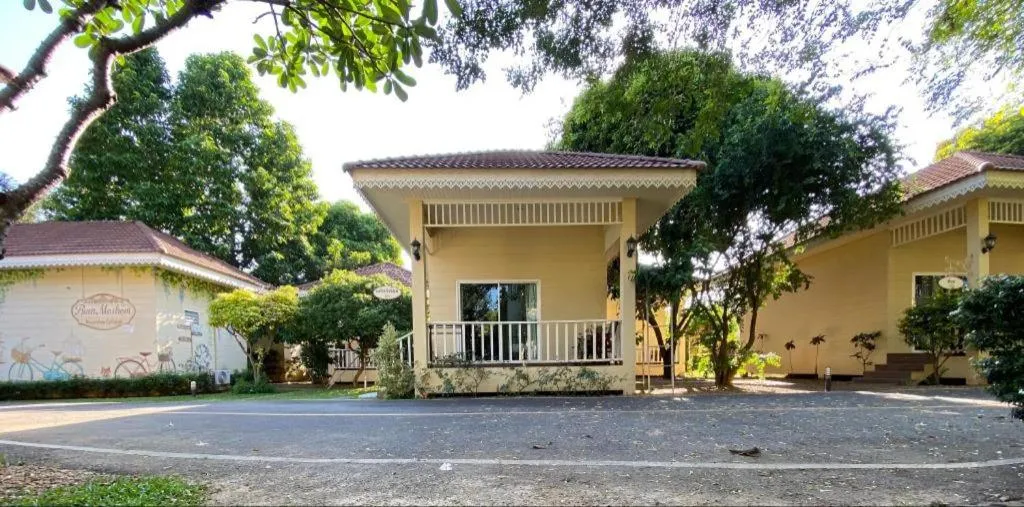 Ruen Maihom Riverside Cottage