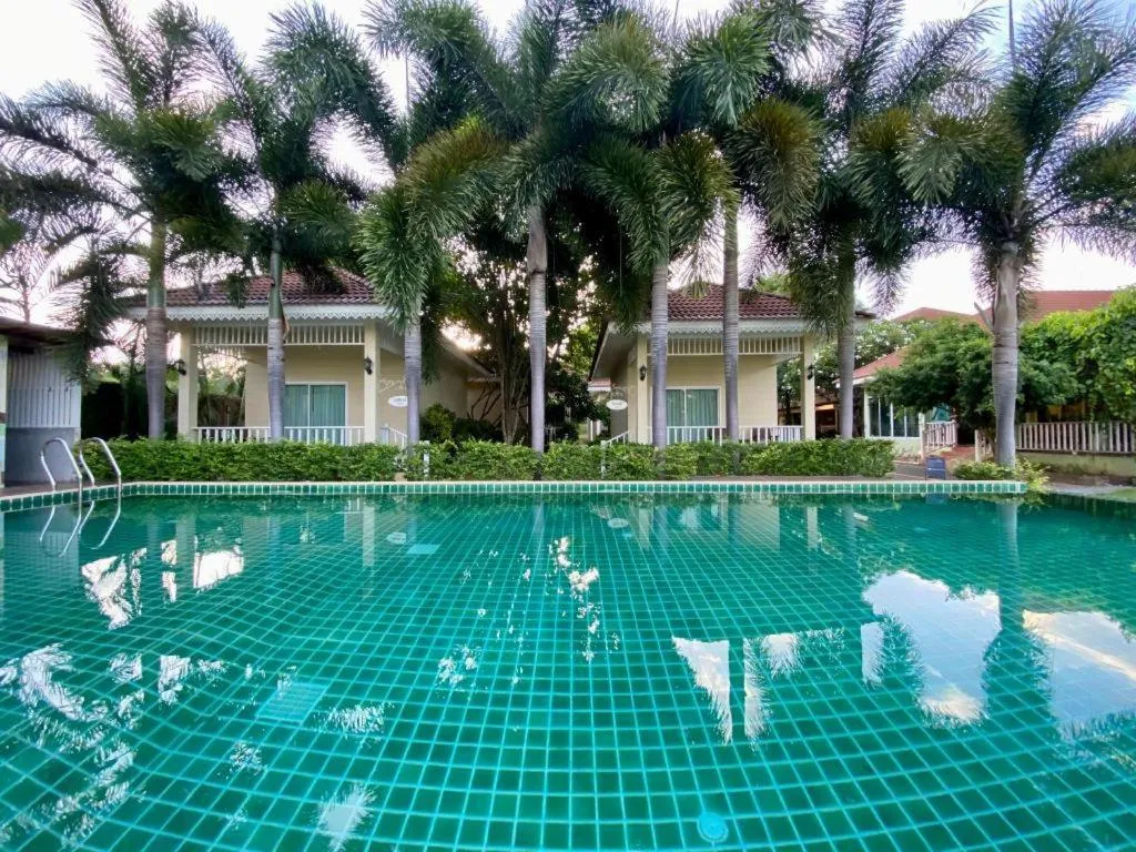 Ruen Maihom Riverside Cottage