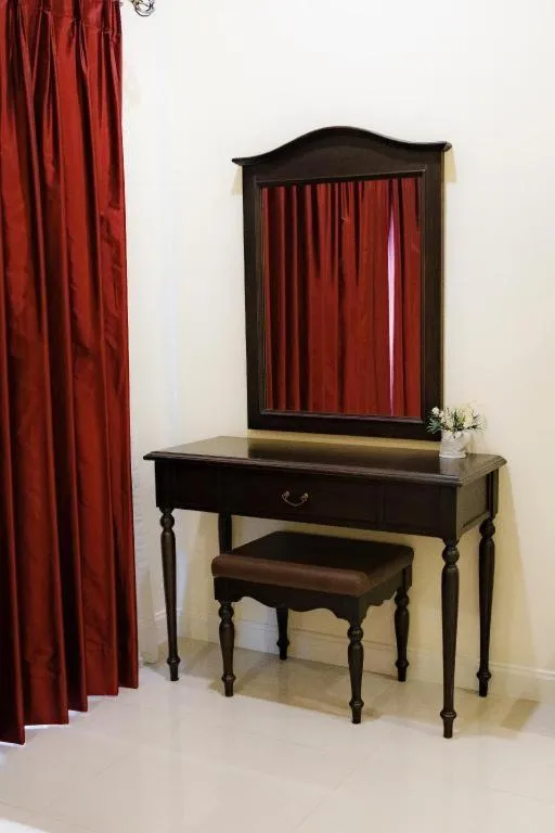 Ruen Maihom Riverside Cottage