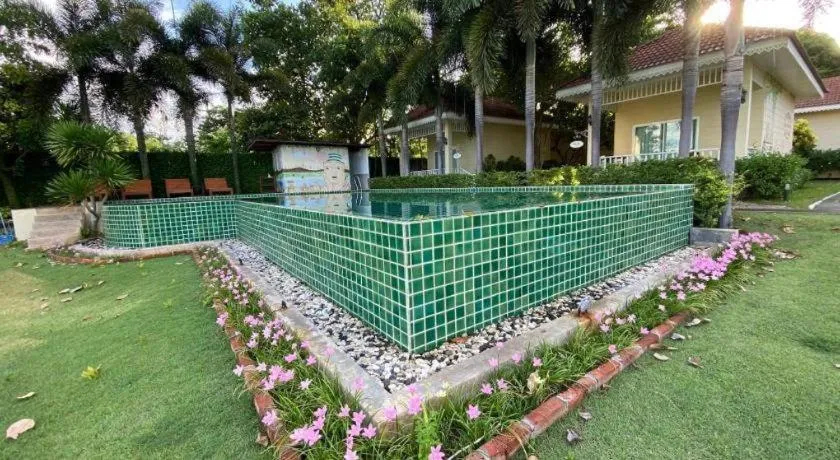 Ruen Maihom Riverside Cottage