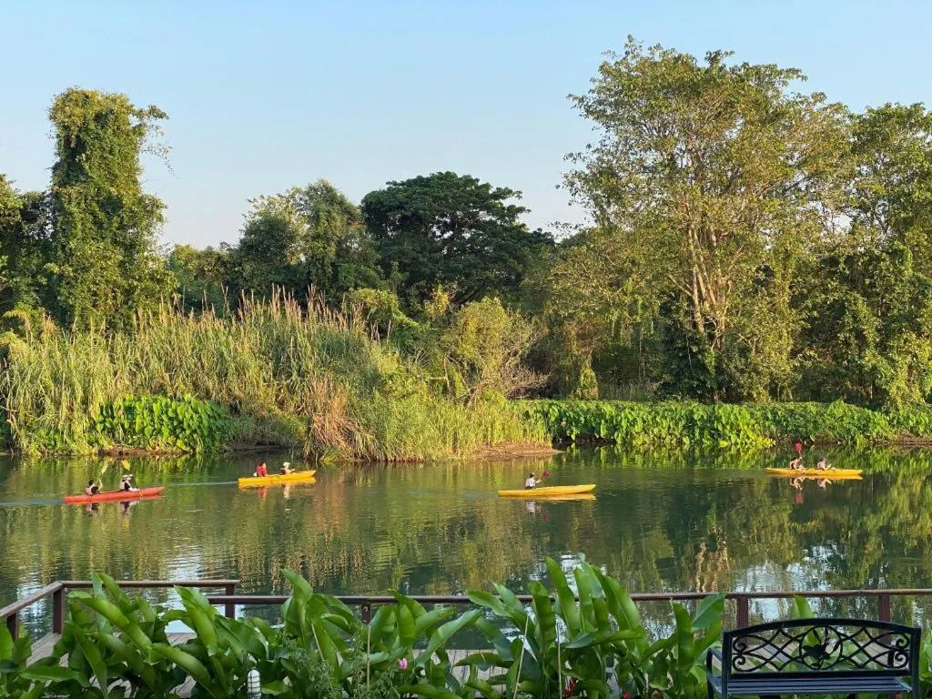 Ruen Maihom Riverside Cottage