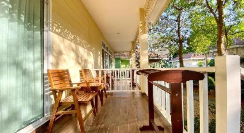 Ruen Maihom Riverside Cottage