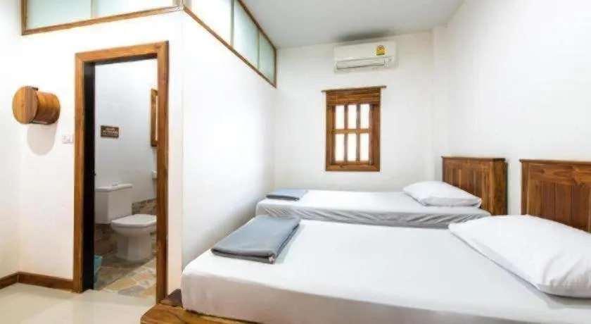 Bed in Thongphaphum Place