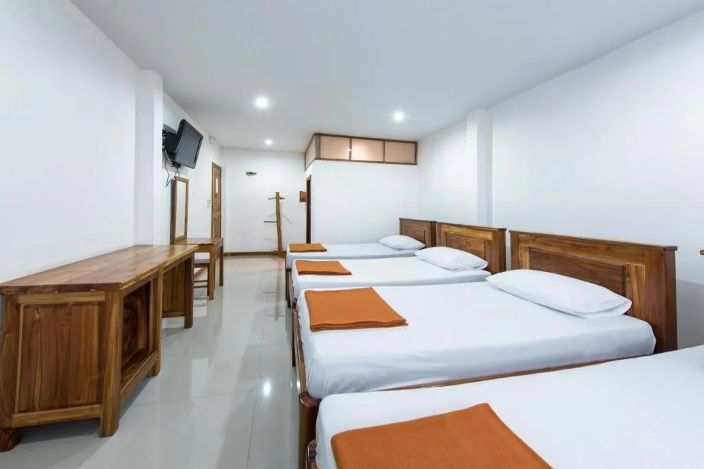 Bed in Thongphaphum Place