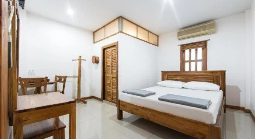 Bed in Thongphaphum Place