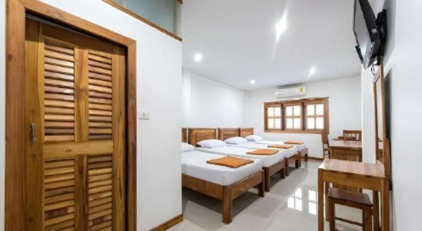 Bed in Thongphaphum Place