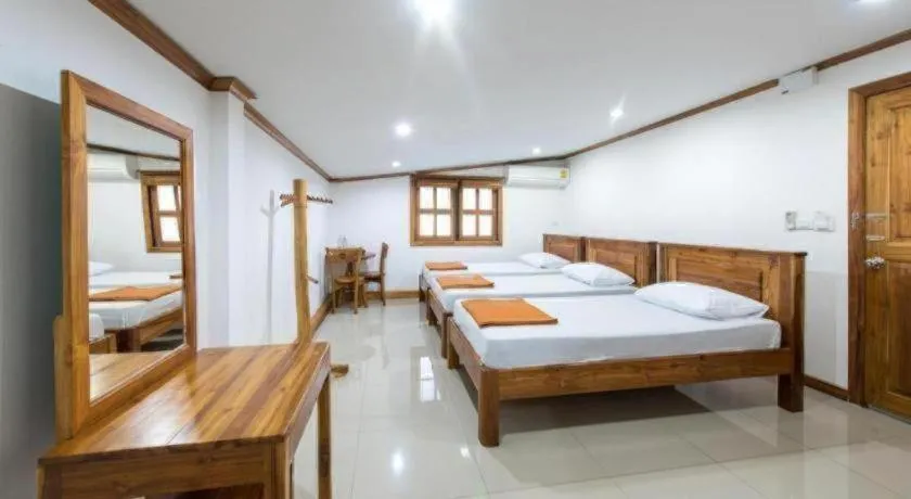 Bed in Thongphaphum Place