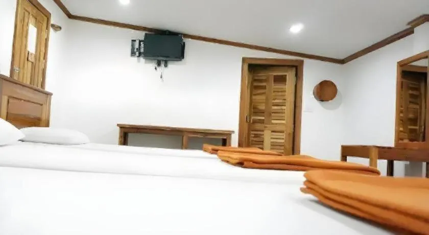 Bed in Thongphaphum Place