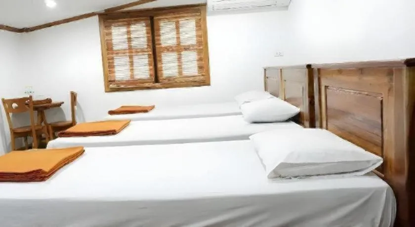 Bed in Thongphaphum Place