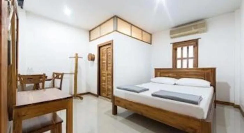 Bed in Thongphaphum Place