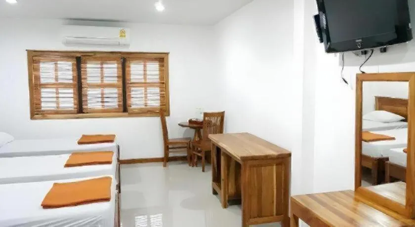 Bed in Thongphaphum Place