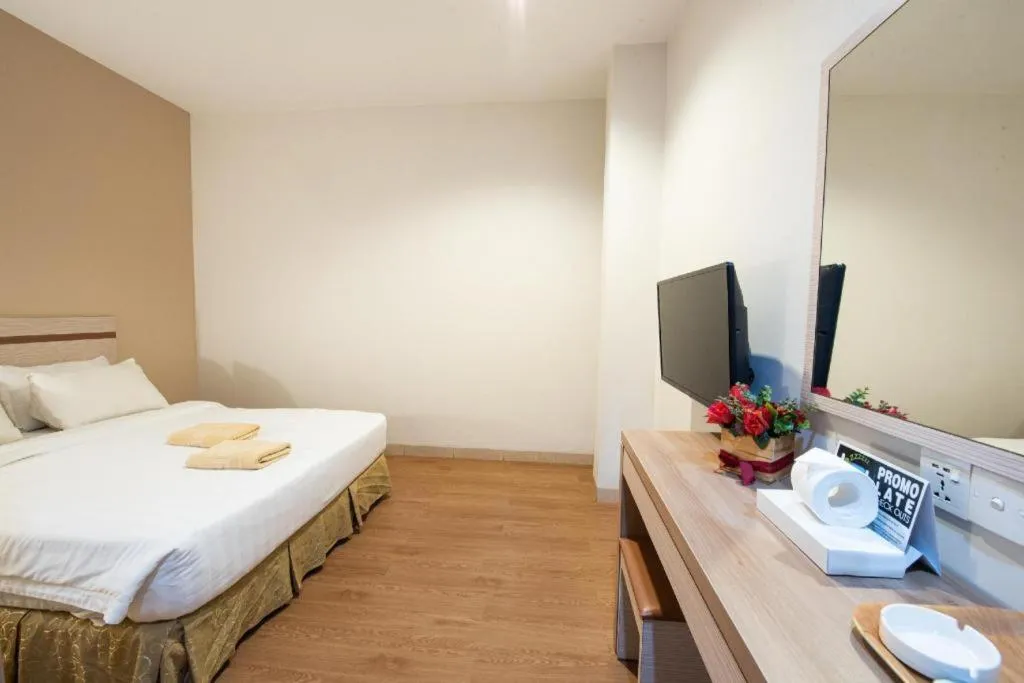 Bed in Lovina Inn Penuin Hotel