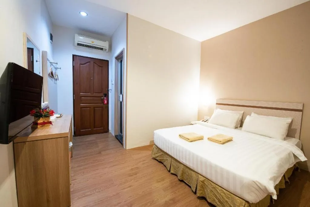 Bed in Lovina Inn Penuin Hotel