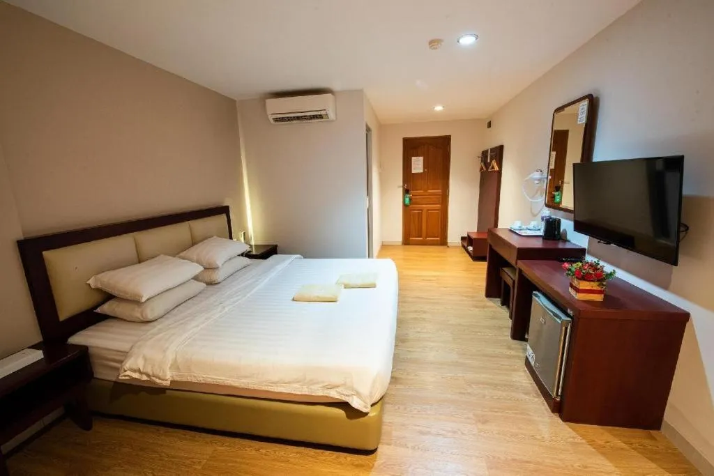 Bed in Lovina Inn Penuin Hotel