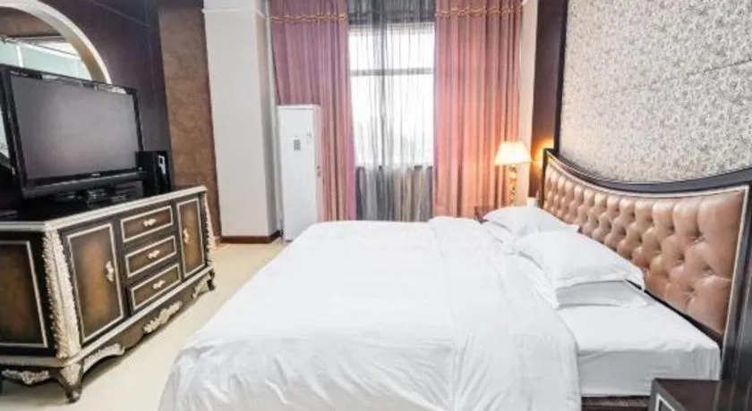 Bed in Qingdao Danube International Hotel